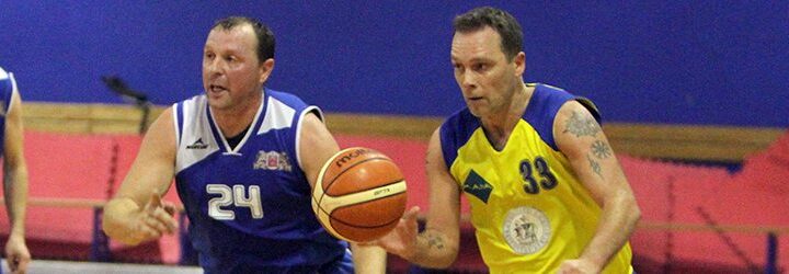 Pusfinālā “Ventspils” basketbolisti noliek K40+ čempionu pilnvaras