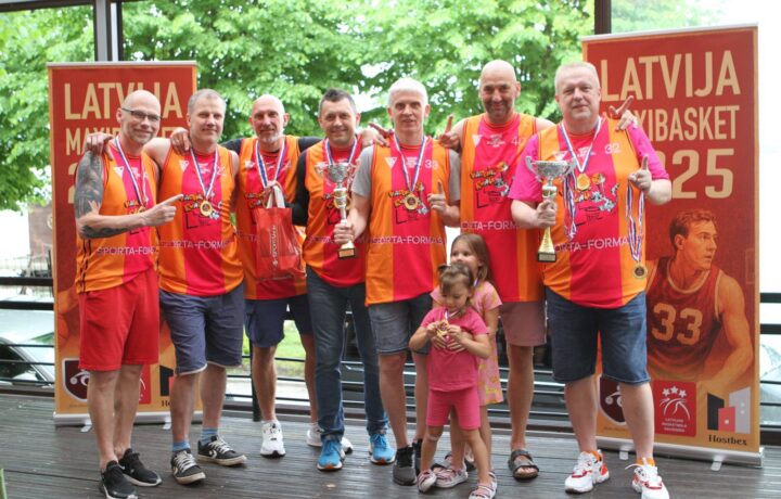 Maksibasketbola 3x3 vēsturē pirmie čempionu tituli “Varenajiem runčiem” un “Ventspils Dūžiem”