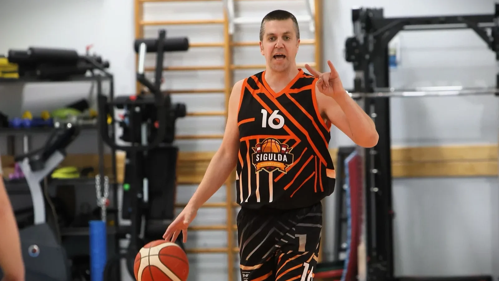 Maksibasketbola ceturtdaļfinālos uzvar favorīti, efektīvākais – Dambergs