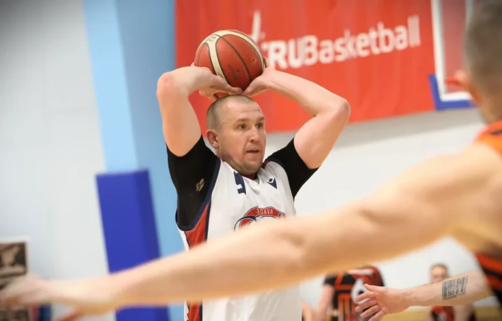Maksibasketbolā visi trīs čempioni uzvar pusfinālos, produktīvākais – Krūmiņš